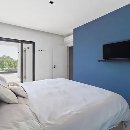 Luxury With Heated Pool Villa *